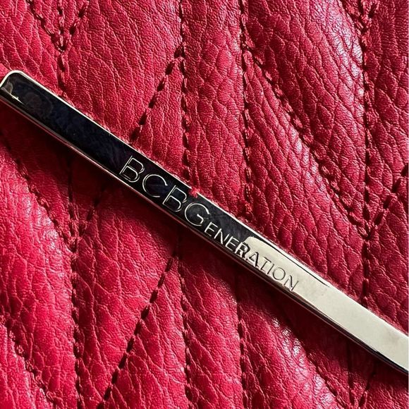 BCBGeneration NWT Red Envelope Clutch. Purse Bag Handbag.  NEW - Picture 4 of 6